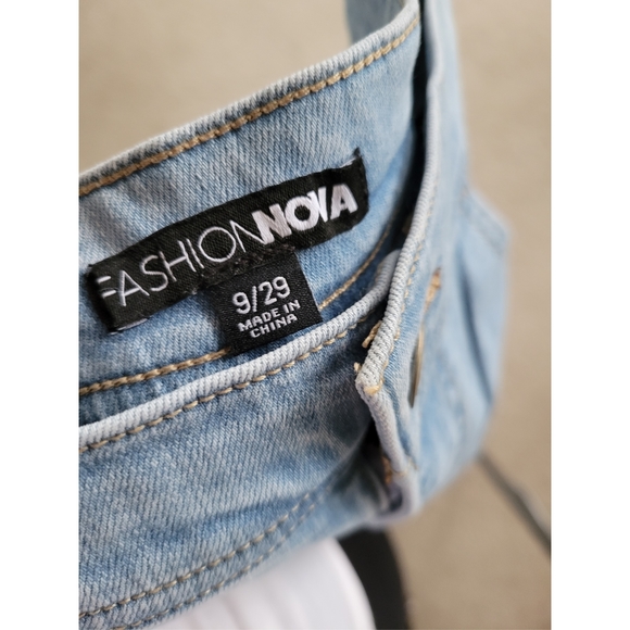 FashionNova Fifth Avenue Wide Leg Jeans - Picture 4 of 5